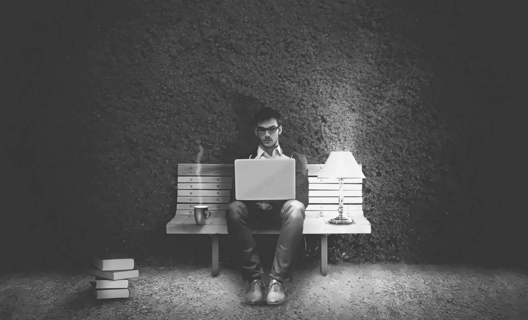 Moderne Lernumgebung mit digitaler Technologie für KI-Webinare